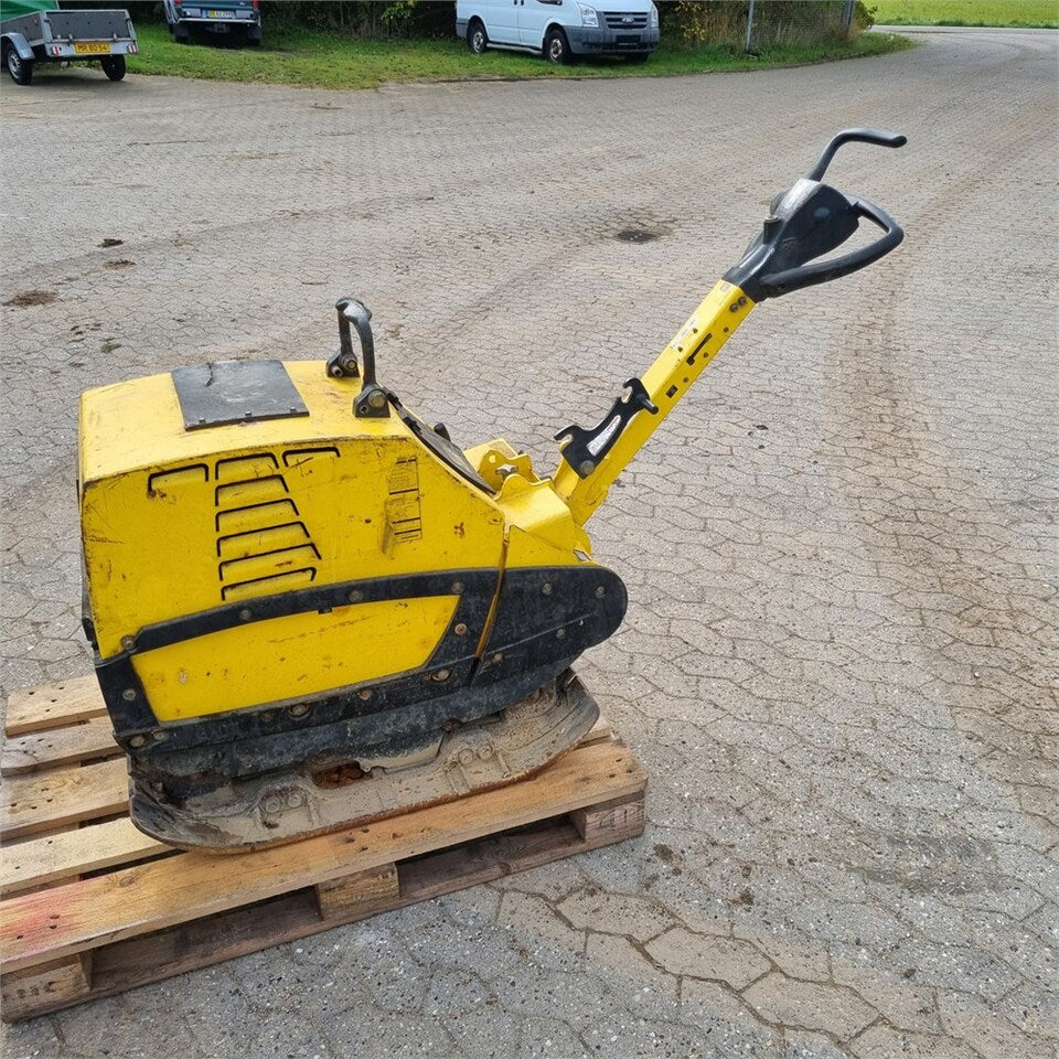 PDF Bomag BPR 55/65 D/E Vibratory Plate (Reversible) Parts Manual SN 101692161001 - 101692162080