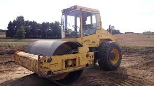 PDF Bomag BW 211 D-4 Single Drum Vibratory Roller Parts Manual SN 101583591001- 101583591096 (00824389)