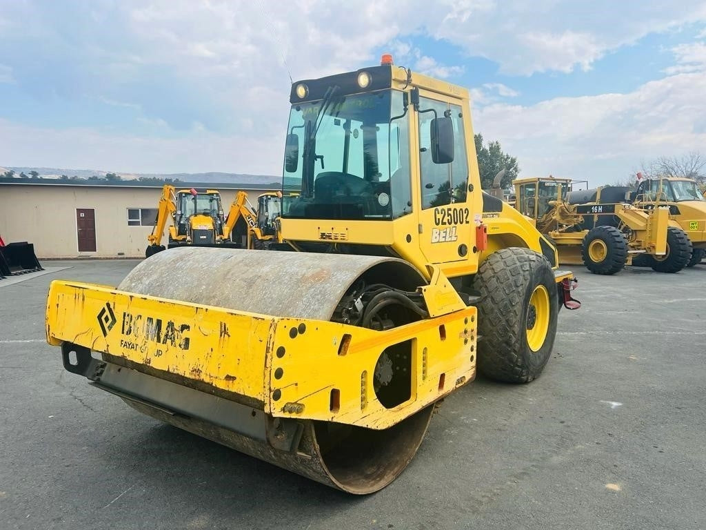PDF Bomag BW 216 DH-5 Single Drum Vibratory Roller Parts Manual SN 101586271001- 101586279999