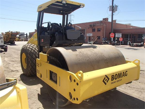 PDF Bomag BW 218 D-40 Single Drum Vibratory Roller Parts Manual SN 101583411001- 101583419999
