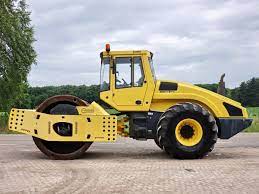 PDF Bomag BW 225 D-3 Single Drum Vibratory Roller Parts Manual SN 101580621007- 101580621024
