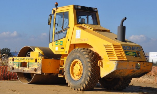 PDF Bomag BW 225 PD-3 Single Drum Vibratory Roller Parts Manual SN 101580611008- 101580611108