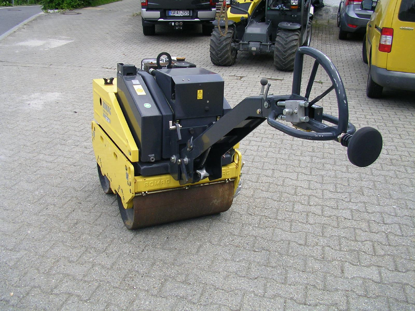 PDF Bomag BW 65 H Double Drum Vibratory Roller Parts Manual SN 101100711001 - 101100711045