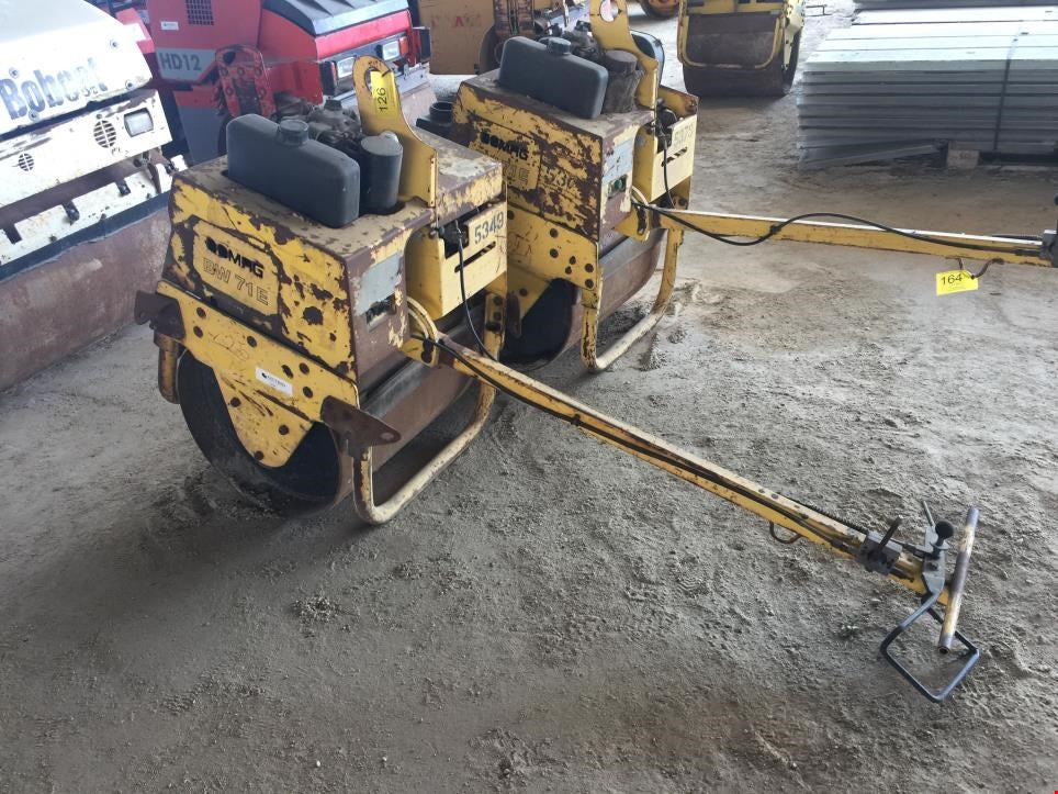 PDF Bomag BW 71 E-2 Single Drum Vibratory Roller Parts Manual SN 101620271121 - 101620271311