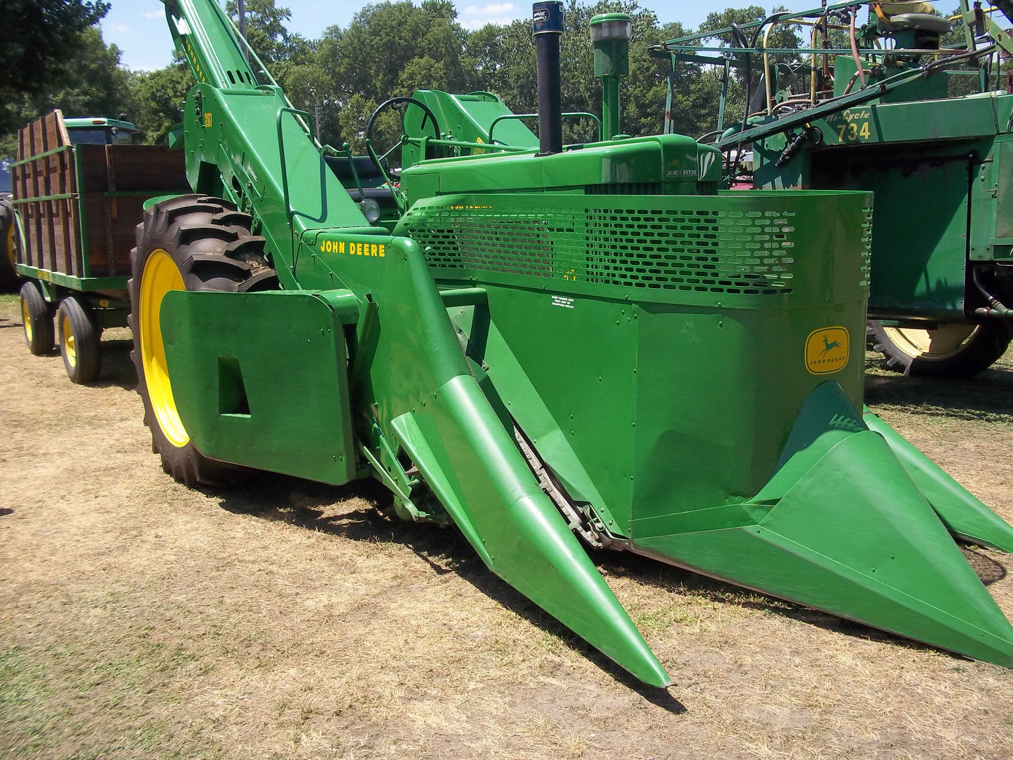 JOHN DEERE 237 CORN PICKERS AND SNAPPER PARTS MANUAL PC847 INSTANT DOWNLOAD