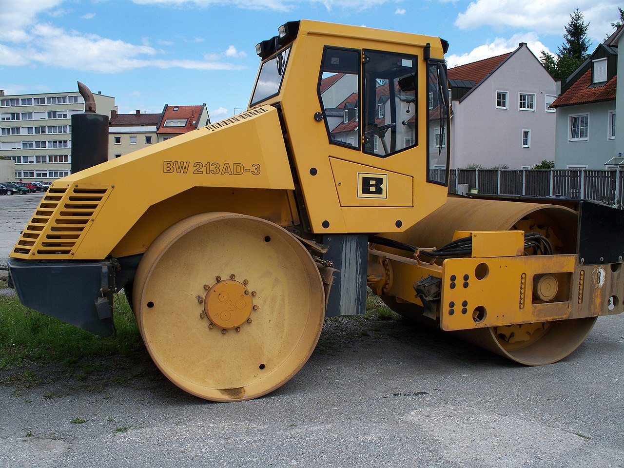 PDF BOMAG BW 213 AD-3 Single Drum Vibratory Roller Parts Manual 101580360101- 101580360102