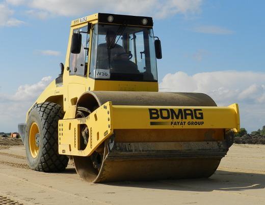 PDF BOMAG BW 214 DHC-4 Single Drum Vibratory Roller Parts Manual 101582061001- 101582061021