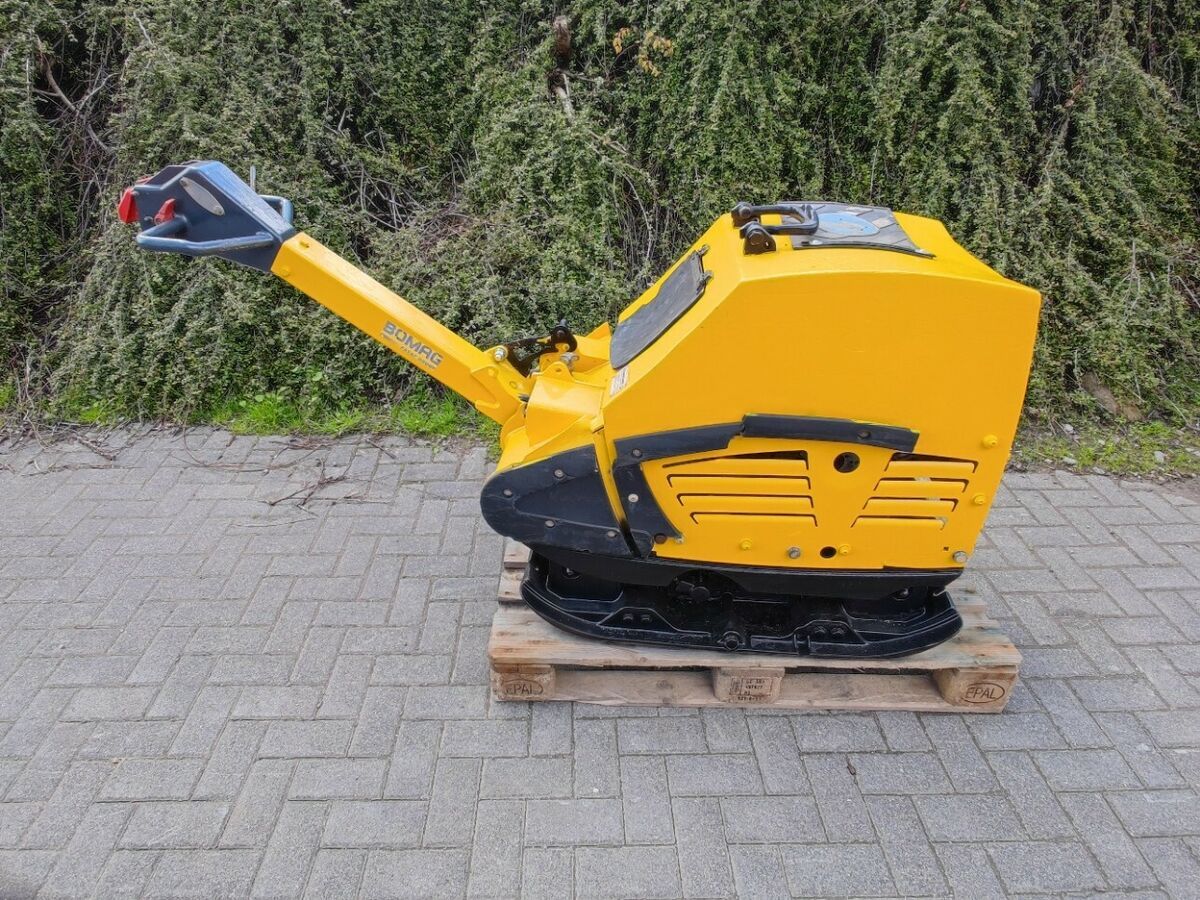 PDF Bomag BPR 65/70 D Vibratory Plate (Reversible) Parts Manual SN 101692091001 - 101692092350