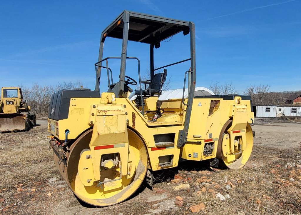 PDF Bomag BW 115 AD-3 Tandem Vibratory Roller Parts Manual SN 861750201001 - 861750201010