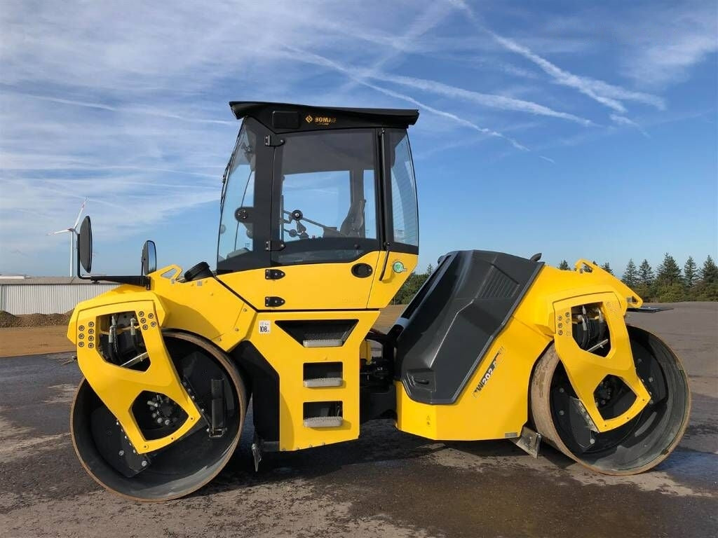 PDF Bomag BW 141 AD-50 Tandem Vibratory Roller Parts Manual SN 101921081001 - 101921089999