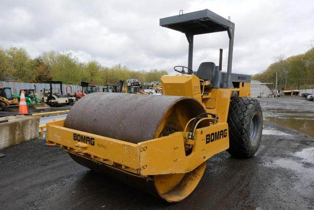 PDF Bomag BW 212 D-2 Single Drum Vibratory Roller Parts Manual SN 109400280101- 109400289999